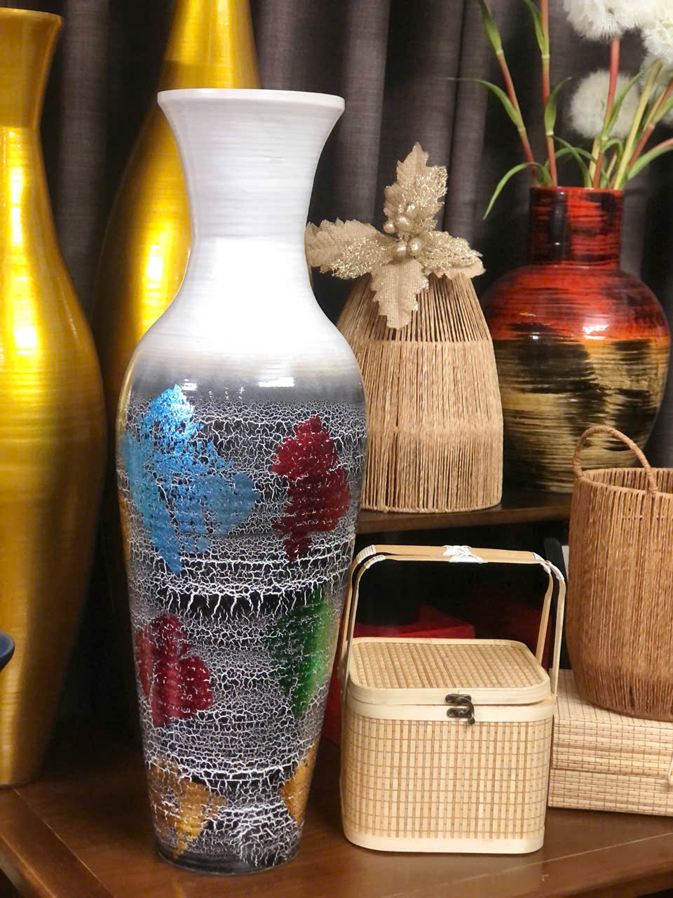 Bình tre cuốn họa tiết màu men rạn – Vẻ đẹp tinh xảo của sản phẩm thù công mỹ nghệ từ tre