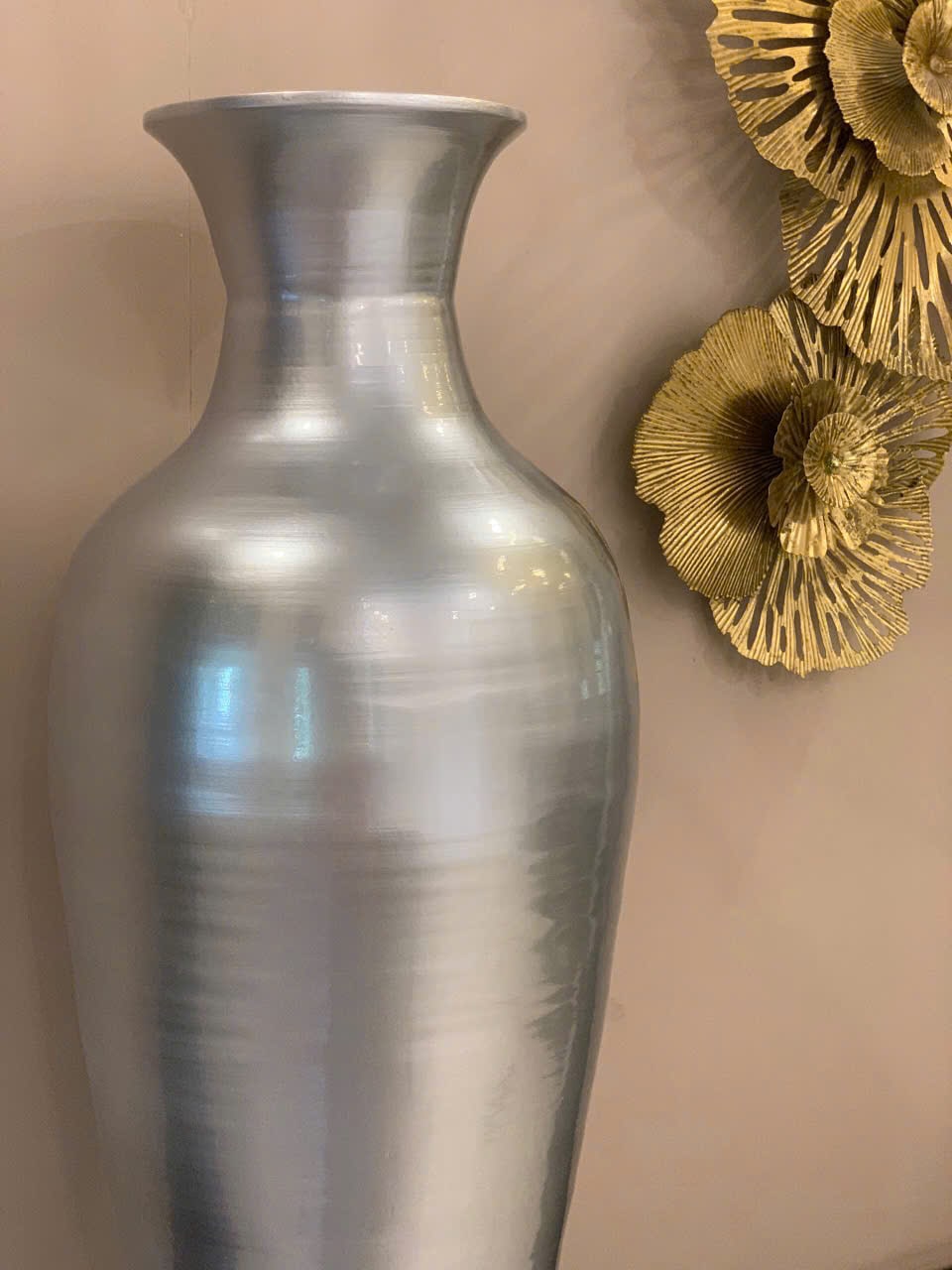 Hướng dẫn chi tiết cách vệ sinh bình tre thủ công mỹ nghệ bền đẹp theo thời gian