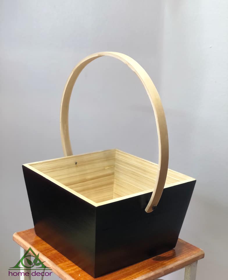 Giỏ tre bịt vân hình vuông